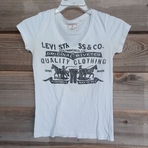 Levi's Vneck Tee